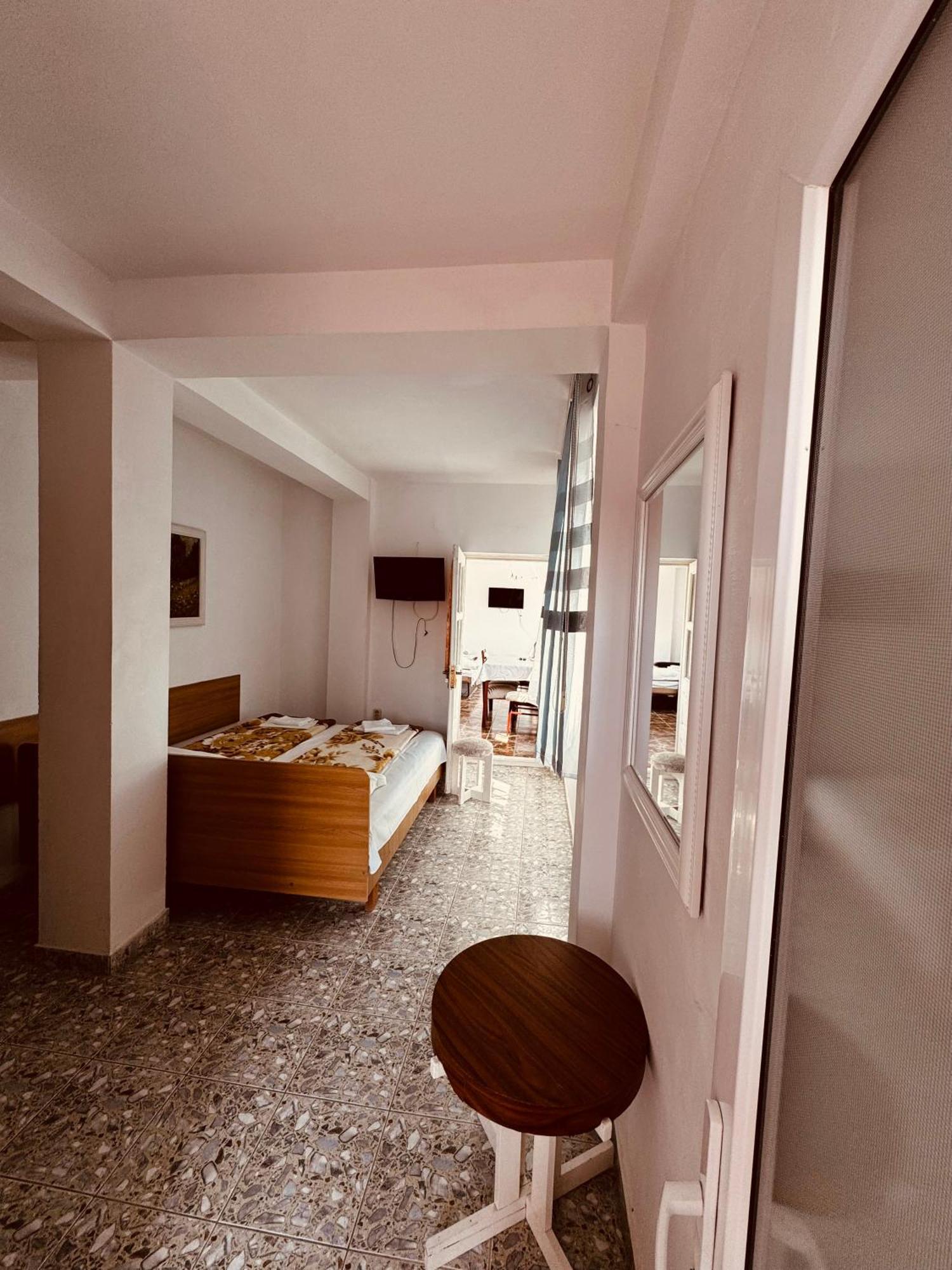 Vila Romeo Două Mai Exteriér fotografie